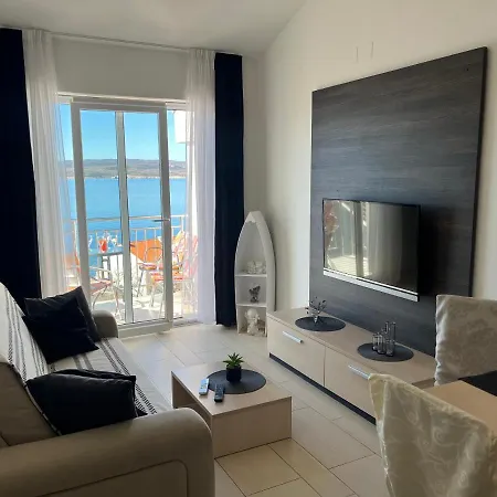 Apartment Maja *